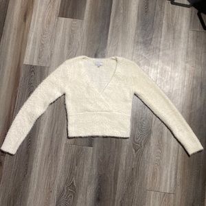 Pink Rose White Fuzzy Crossover V-Neck Sweater Women’s Small